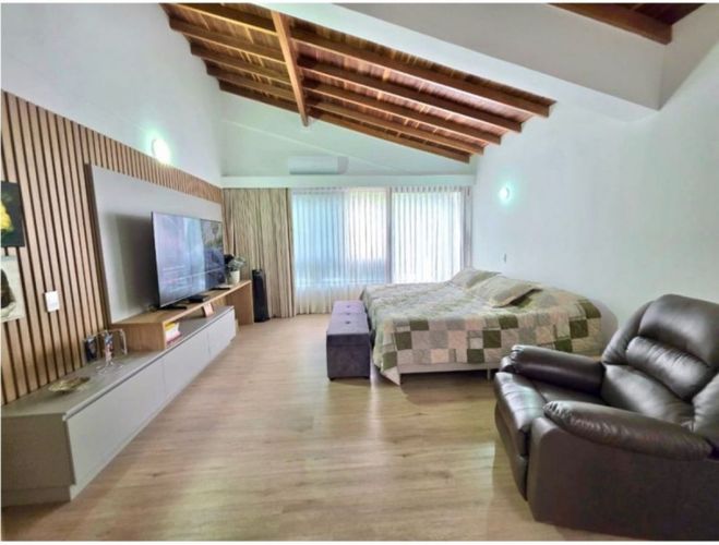 Casa de 3 alcobas en venta en Montessori, Envigado, 169 m² · foto 13 de 16