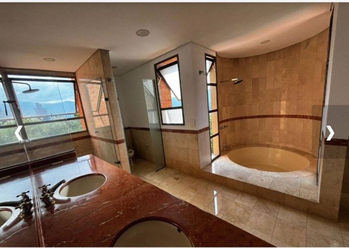 Apartamento de 4 alcobas en venta en El Poblado, Medellín, 245 m² · foto 16 de 20