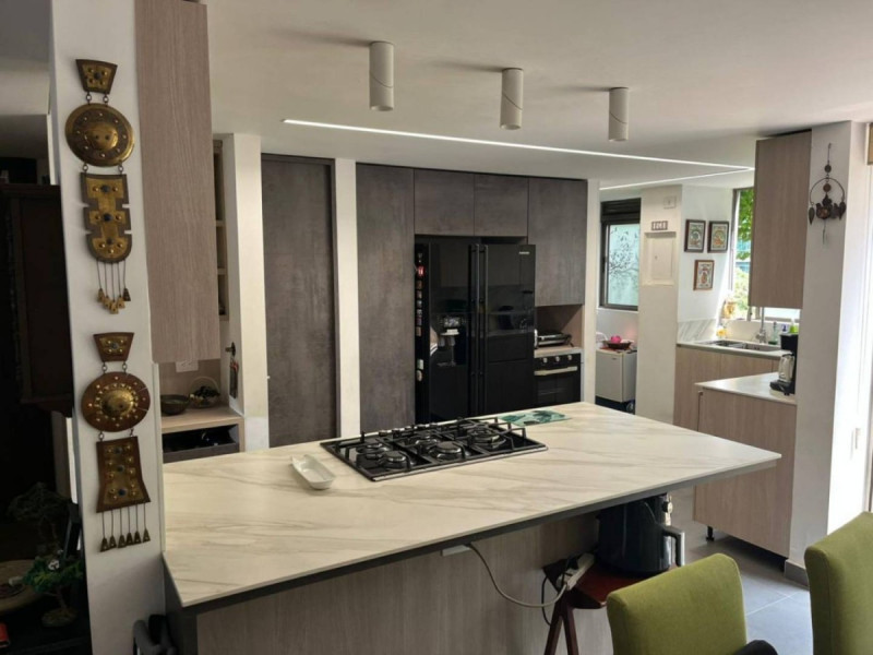 Apartamento en venta en El Poblado, Medellín · foto 6 de 24