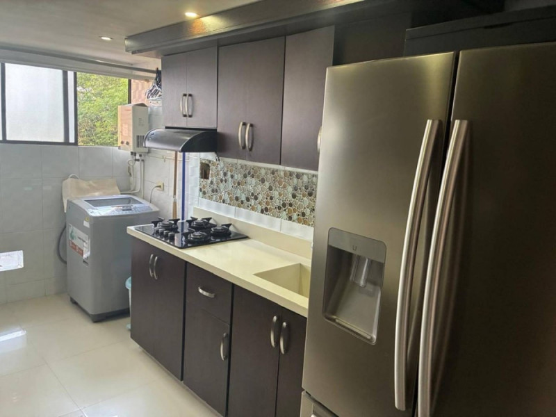 Apartamento en venta en El Poblado, Envigado · foto 2 de 17