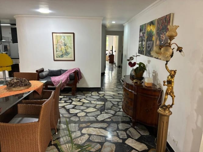 Apartamento en venta en El Poblado, Medellín · foto 8 de 24