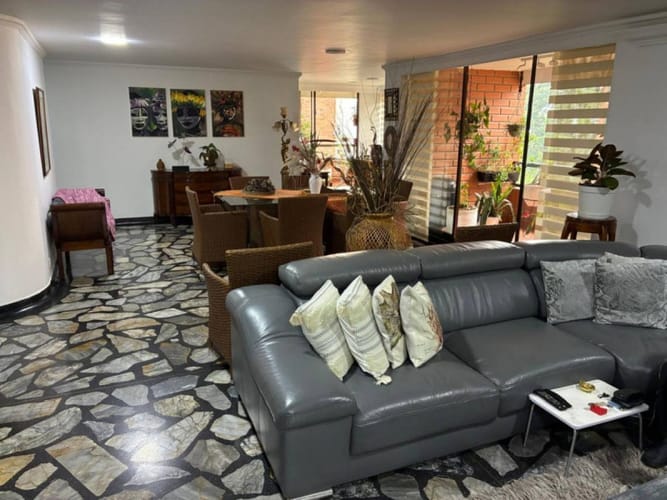 Apartamento en venta en El Poblado, Medellín · foto 18 de 24