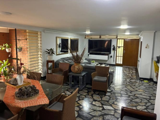 Apartamento en venta en El Poblado, Medellín · foto 23 de 24