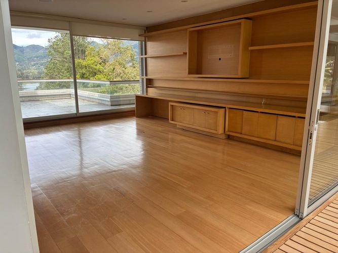Casa de 4 alcobas en venta en Los Salados, El Retiro, 1561 m² · foto 3 de 24