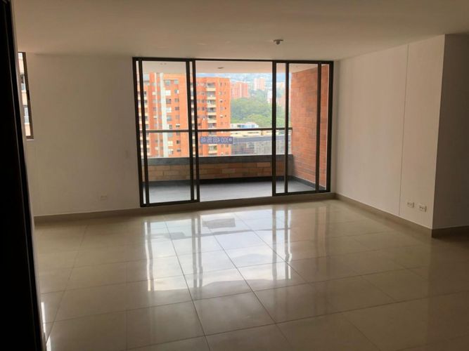 Apartamento de 3 alcobas en arriendo en Santa María De Los Ángeles, Medellín, 110 m² · foto 3 de 24