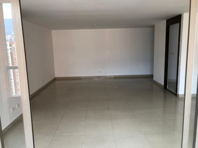 Apartamento de 3 alcobas en arriendo en Santa María De Los Ángeles, Medellín, 110 m² · foto 5 de 24