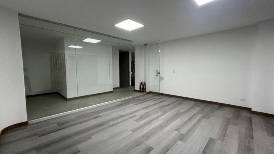 Oficina en arriendo en Suramericana, Medellín, 130 m² · foto 16 de 24