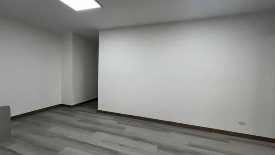 Oficina en arriendo en Suramericana, Medellín, 130 m² · foto 23 de 24