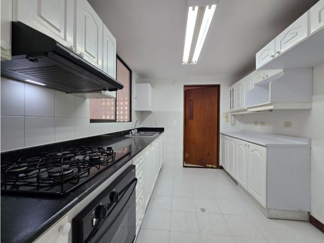 Casa en venta en Loma De Las Brujas, Envigado · foto 2 de 24