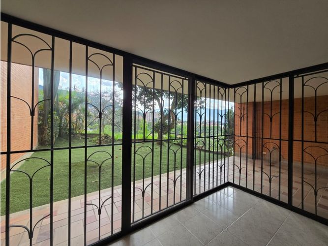 Casa en venta en Loma De Las Brujas, Envigado · foto 5 de 24