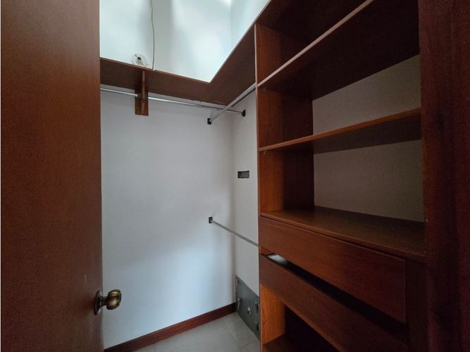 Casa en venta en Loma De Las Brujas, Envigado · foto 11 de 24