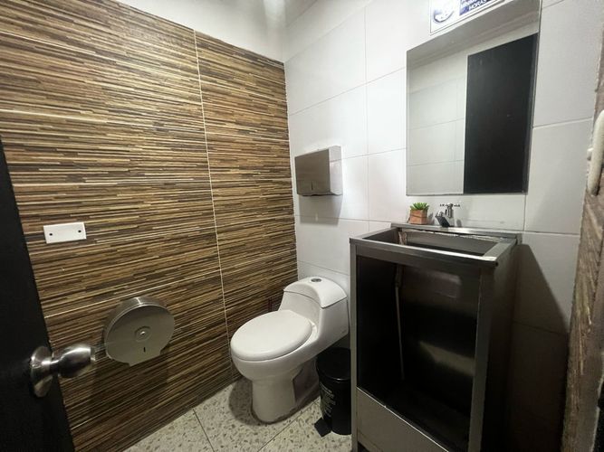 Local en venta en Pinares, Pereira, 124 m² · foto 7 de 7