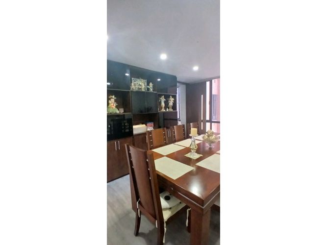 Apartamento de 3 alcobas en venta en Calleja Baja, Bogotá, 173 m² · foto 6 de 24