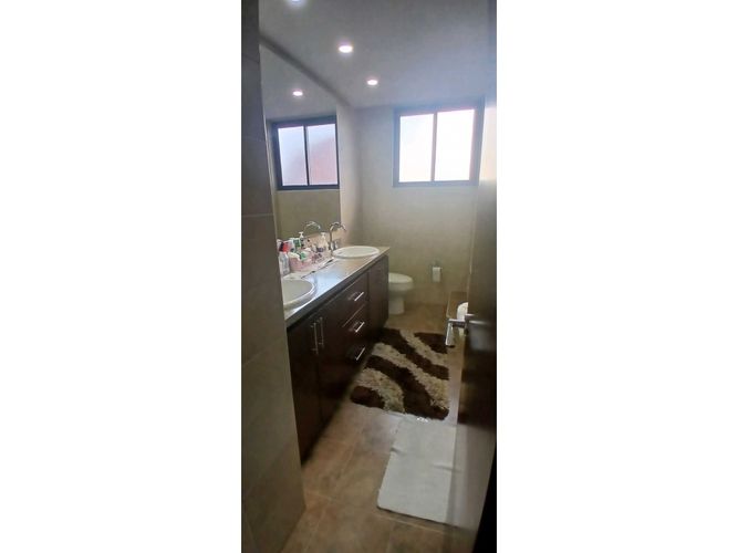Apartamento de 3 alcobas en venta en Calleja Baja, Bogotá, 173 m² · foto 16 de 24