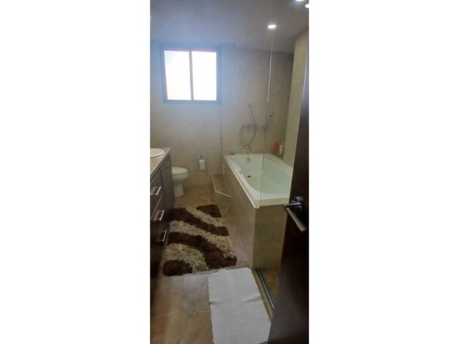 Apartamento de 3 alcobas en venta en Calleja Baja, Bogotá, 173 m² · foto 17 de 24