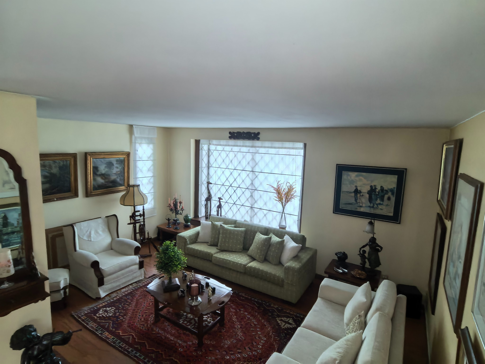Casa en venta en El Batán, Bogotá · foto 2 de 24