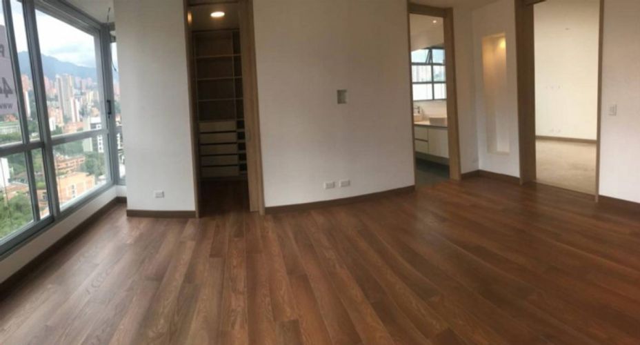 Apartamento de 3 alcobas en arriendo en Lalinde, Medellín, 230 m² · foto 3 de 17