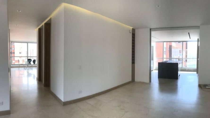 Apartamento de 3 alcobas en arriendo en Lalinde, Medellín, 230 m² · foto 6 de 17
