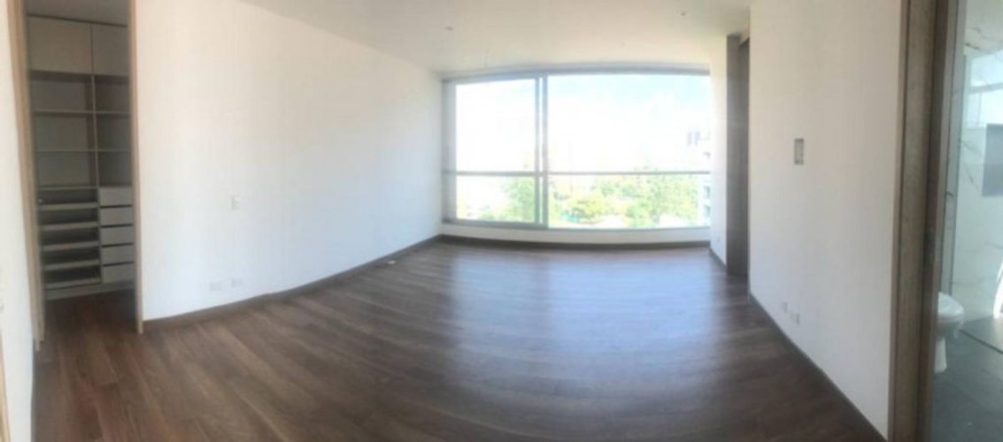 Apartamento de 3 alcobas en arriendo en Lalinde, Medellín, 230 m² · foto 8 de 17