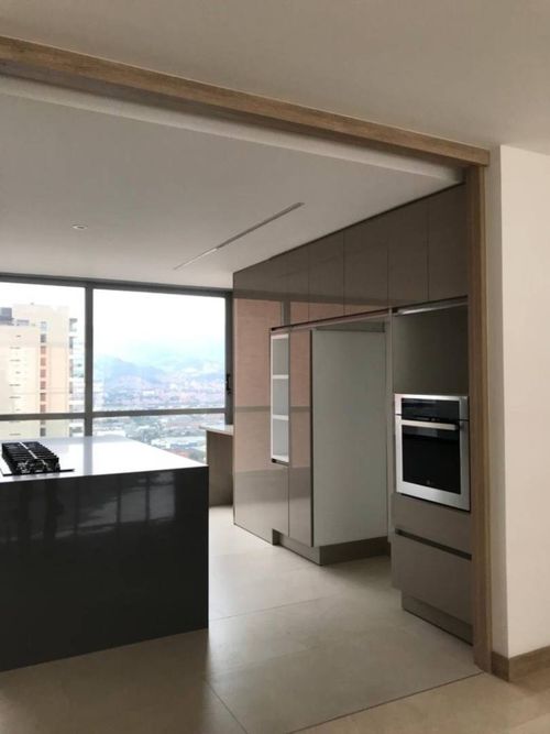 Apartamento de 3 alcobas en arriendo en Lalinde, Medellín, 230 m² · foto 12 de 17