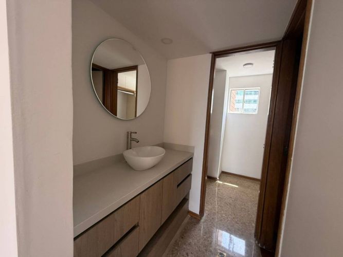 Apartamento de 3 alcobas en arriendo en La Florida, Medellín, 140 m² · foto 16 de 18