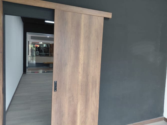 Oficina en arriendo en La Aguacatala, Medellín, 35 m² · foto 9 de 11