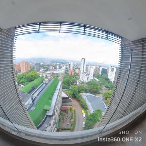 Oficina en arriendo en El Poblado, Medellín, 670 m² · foto 2 de 9