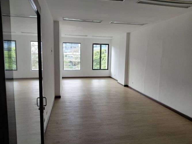 Oficina en arriendo en La Aguacatala, Medellín, 35 m² · foto 6 de 11