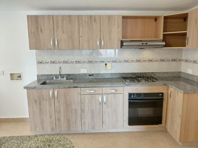 Apartamento de 2 alcobas en arriendo en La Florida, Medellín, 110 m² · foto 3 de 24
