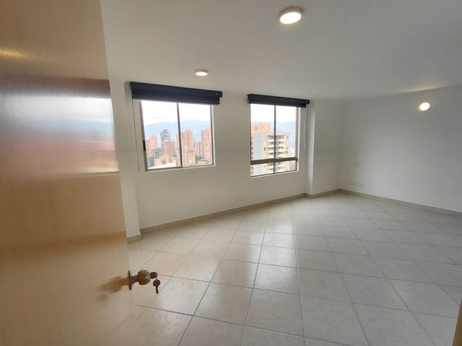 Apartamento de 2 alcobas en arriendo en La Florida, Medellín, 110 m² · foto 8 de 24