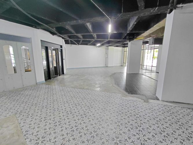 Local en arriendo en La Aguacatala, Medellín, 138 m² · foto 2 de 13