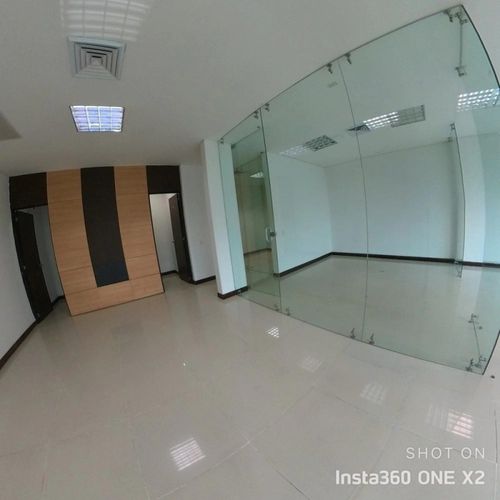 Oficina en arriendo en El Poblado, Medellín, 92 m² · foto 5 de 8