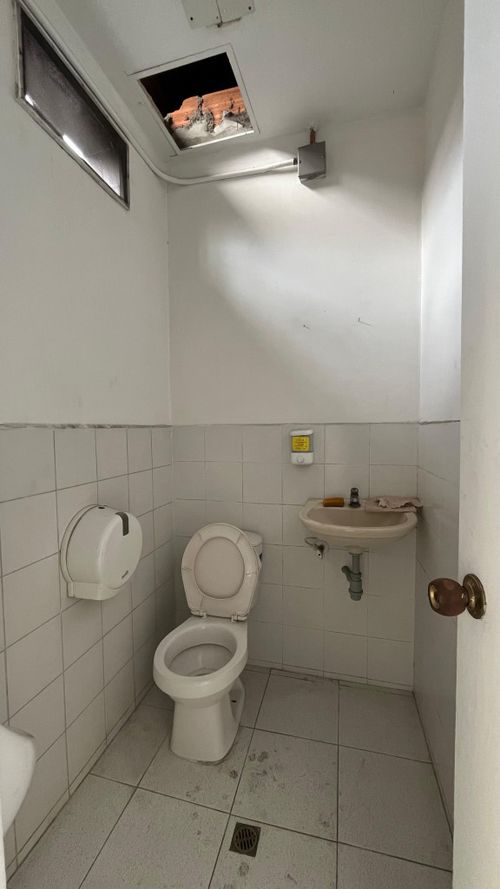 Local en arriendo en Caribe, Medellín, 45 m² · foto 5 de 10