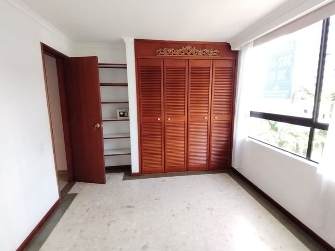 Apartamento de 3 alcobas en arriendo en El Tesoro, Medellín, 130 m² · foto 4 de 15
