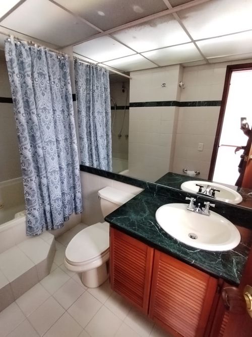 Apartamento de 3 alcobas en arriendo en El Tesoro, Medellín, 130 m² · foto 7 de 15