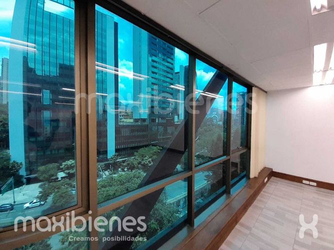 Oficina en arriendo en La Aguacatala, Medellín, 105 m² · foto 8 de 11