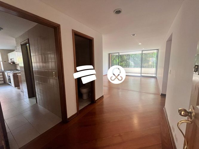 Apartamento de 4 alcobas en venta en El Poblado, Medellín, 260 m² · foto 3 de 24