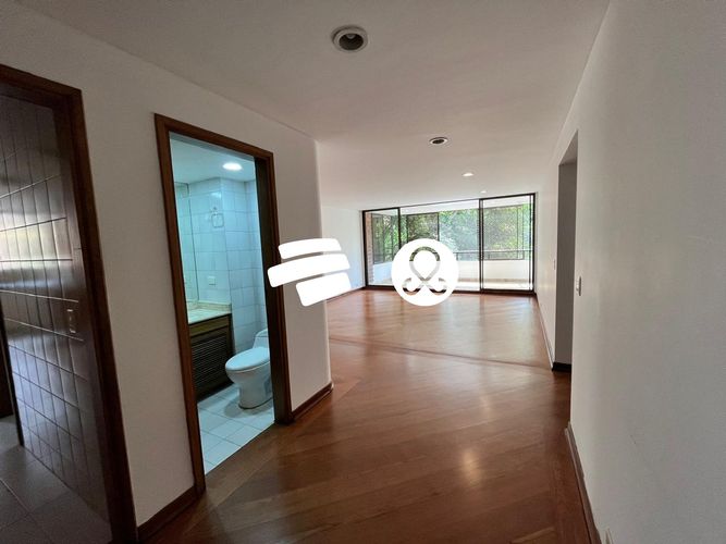 Apartamento de 4 alcobas en venta en El Poblado, Medellín, 260 m² · foto 15 de 24