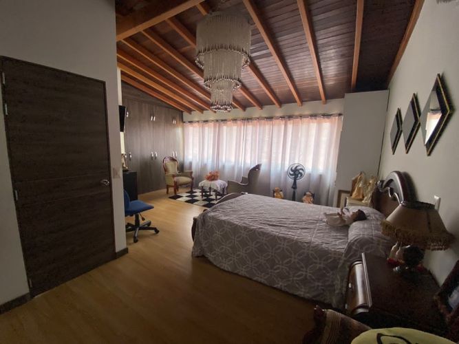 Casa de 4 alcobas en venta en Las Brisas, La Estrella, 174 m² · foto 5 de 9