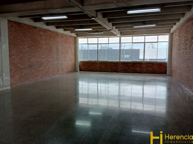 Local en arriendo en El Poblado, Medellín, 131 m² · foto 3 de 5