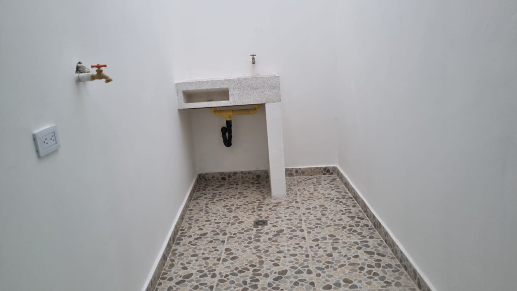 Apartamento en arriendo en Centro, Rionegro · foto 3 de 6