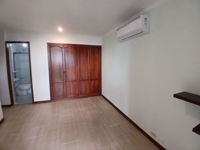 Apartamento de 2 alcobas en venta en Pinares, Pereira, 70 m² · foto 3 de 17