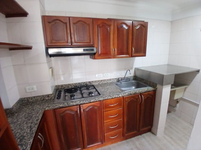 Apartamento de 2 alcobas en venta en Pinares, Pereira, 70 m² · foto 6 de 17