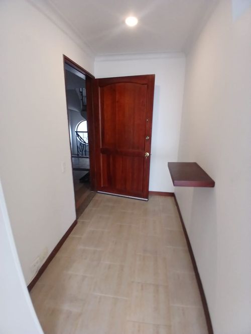 Apartamento de 2 alcobas en venta en Pinares, Pereira, 70 m² · foto 7 de 17