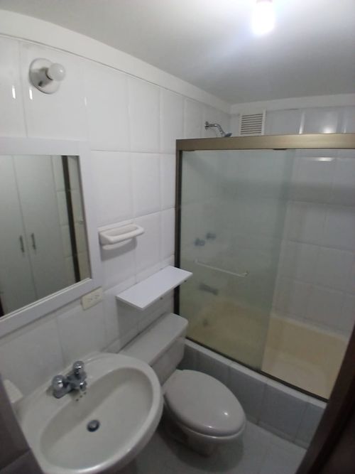 Apartamento de 2 alcobas en venta en Pinares, Pereira, 70 m² · foto 11 de 17