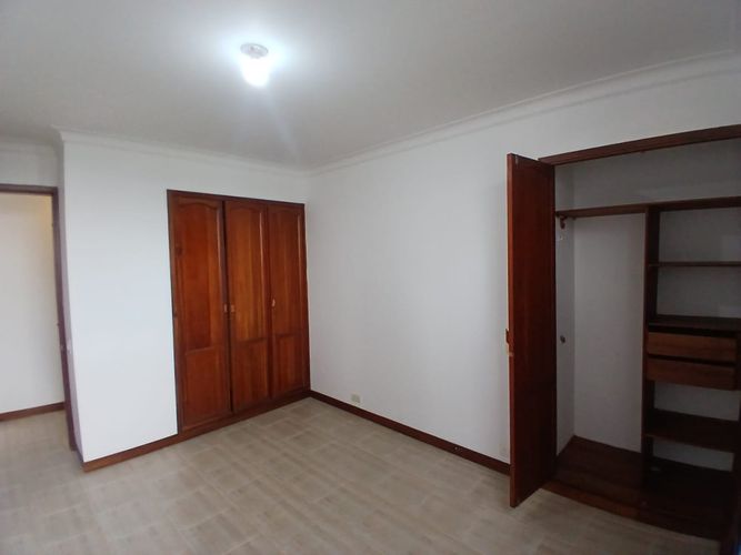 Apartamento de 2 alcobas en venta en Pinares, Pereira, 70 m² · foto 14 de 17