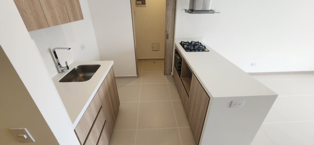 Apartaestudio en arriendo en El Poblado, Medellín, 56 m² · foto 2 de 10