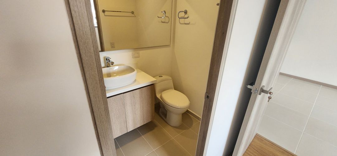 Apartaestudio en arriendo en El Poblado, Medellín, 56 m² · foto 10 de 10
