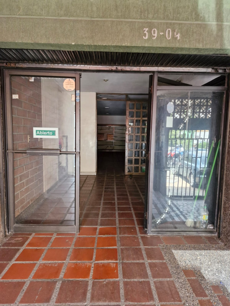 Warehouse for sale in Perpetuo socorro, Medellín 2