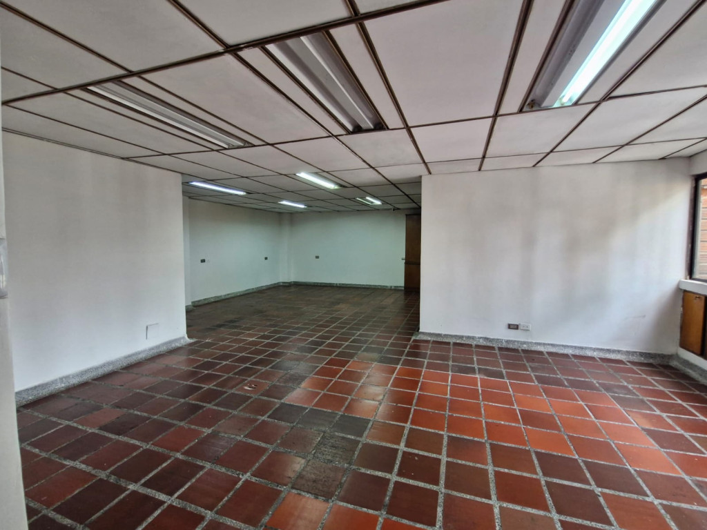Warehouse for sale in Perpetuo socorro, Medellín 3